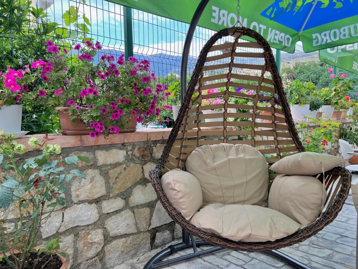 Elpis Guest House Himare Exteriör bild