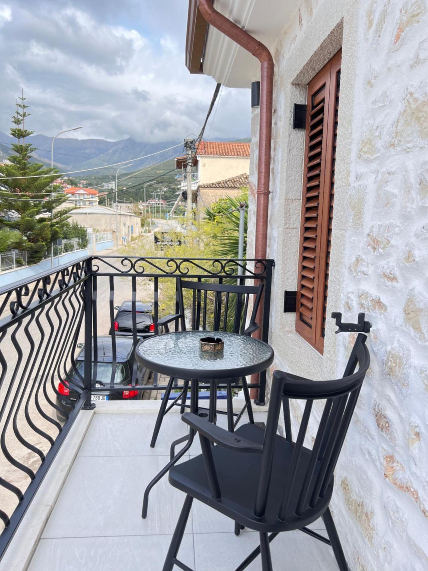 Elpis Guest House Himare Exteriör bild